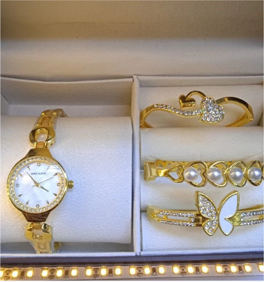 Time Luxe Women Watch ©